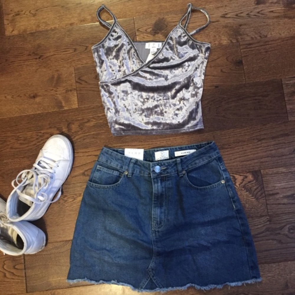 Tilly's | Velvet gray crop top NWT !